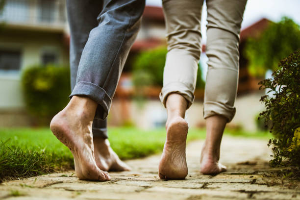 The Pros and Cons of Barefoot Walking That Might Make You Healthier.