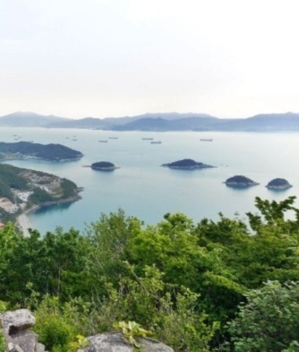정상 인근 이미지
