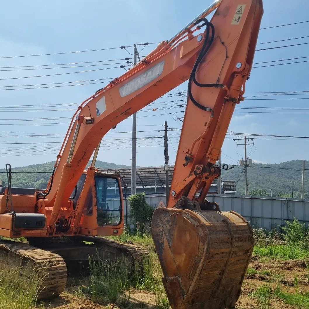  두산 DX300LCA 2011년식 4300만원 판매합니다.