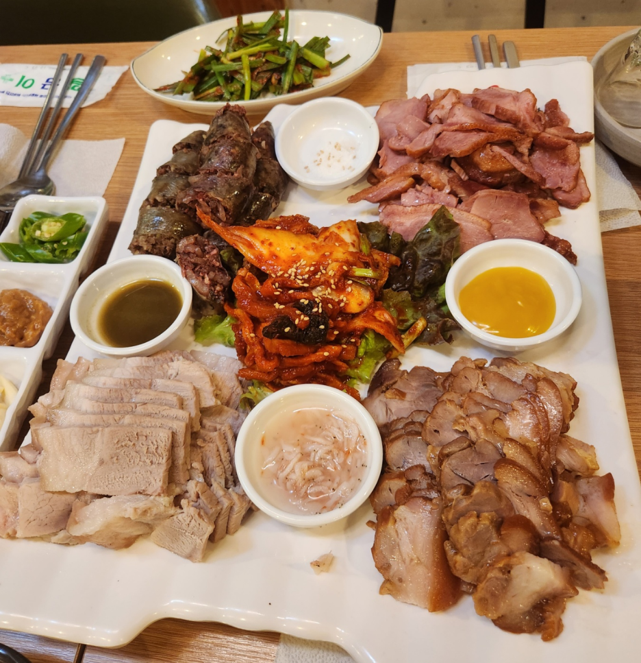 퍼무리보쌈국밥감자탕 이미지