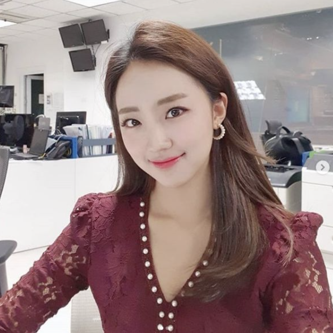  기상캐스터 배혜지 프로필 정보 - 나이 학력 남편 방송 활동 SNS MBTI 등
