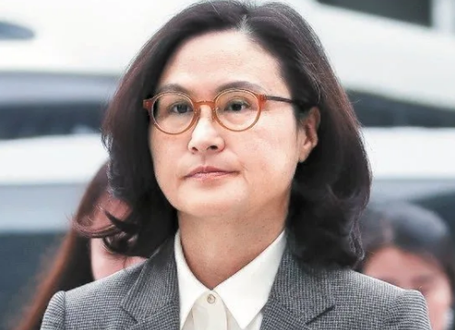 조국 나이 고향 집안 프로필 아들 부인 정경심 책 딸 조민 결혼 - undefined - 가족 조국 나이 고향 집안 프로필 아들 부인 정경심 책 딸 조민 결혼 - undefined - 가족