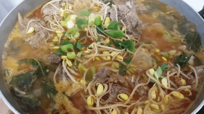  편스토랑 류수영의 콩나물 넣은 감자탕 레시피