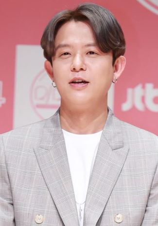  토니안의 나이는? (엄마 가게,결혼,소속사)