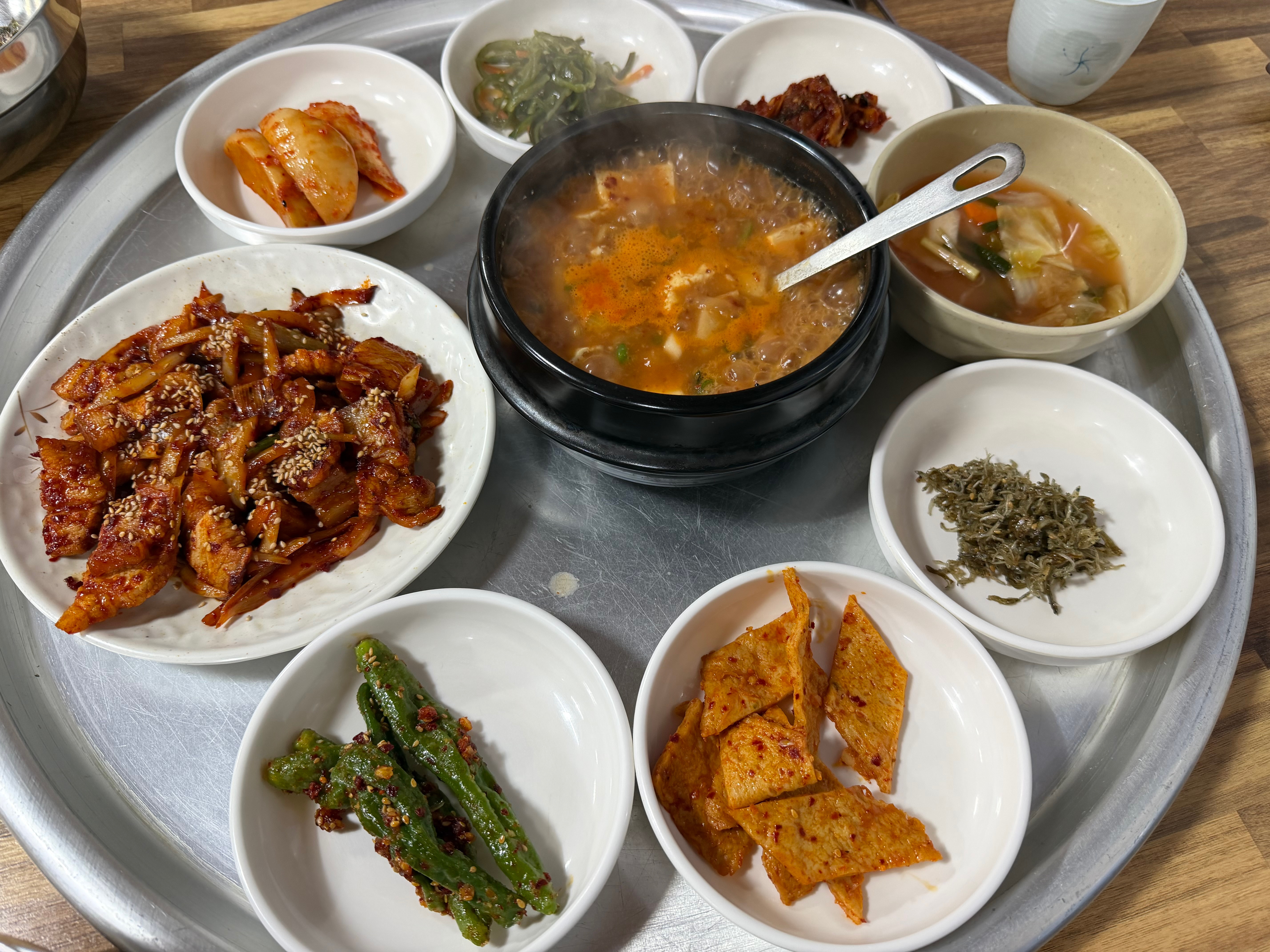Dongnesikdang 4