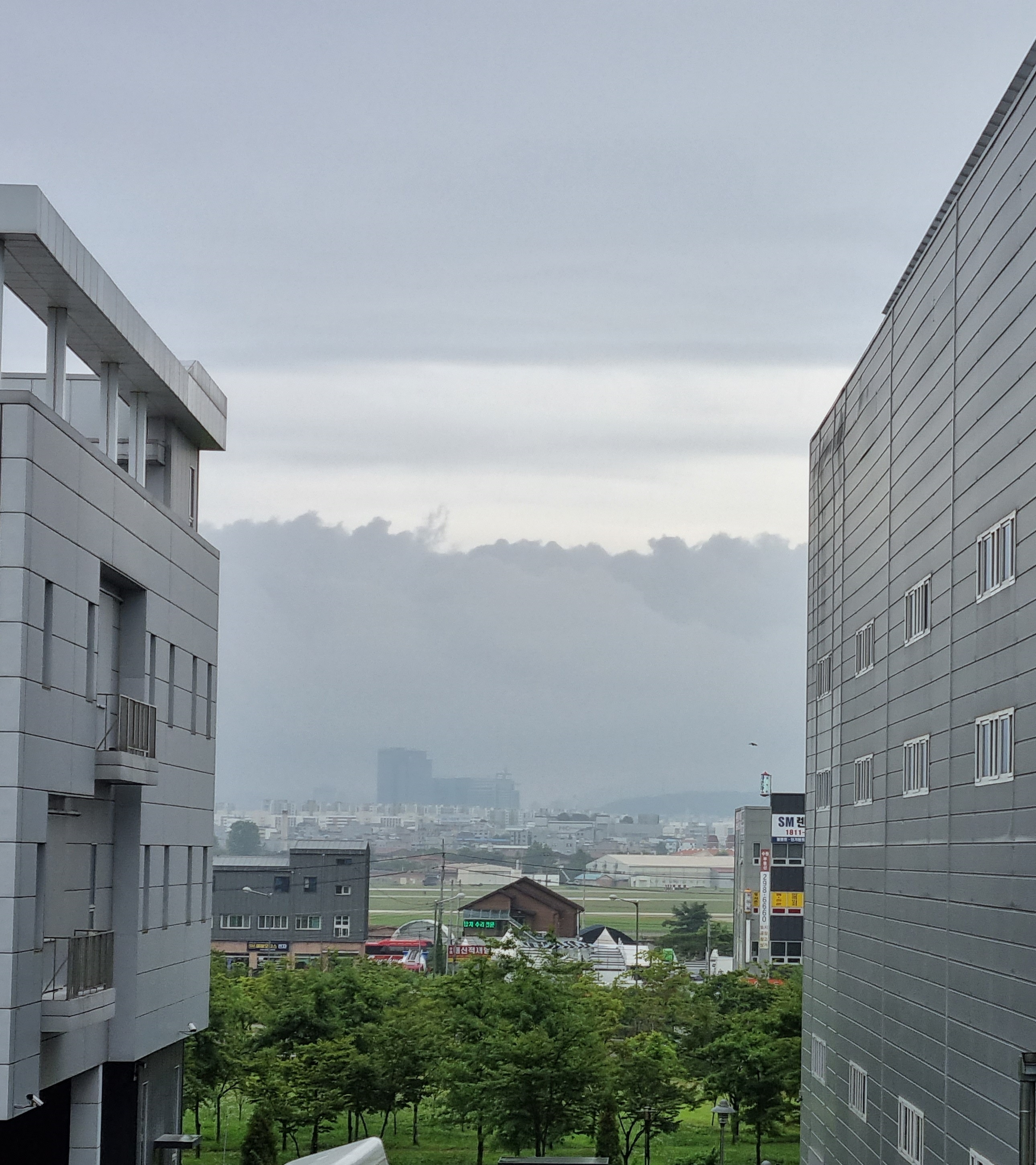  夏雲多奇峯