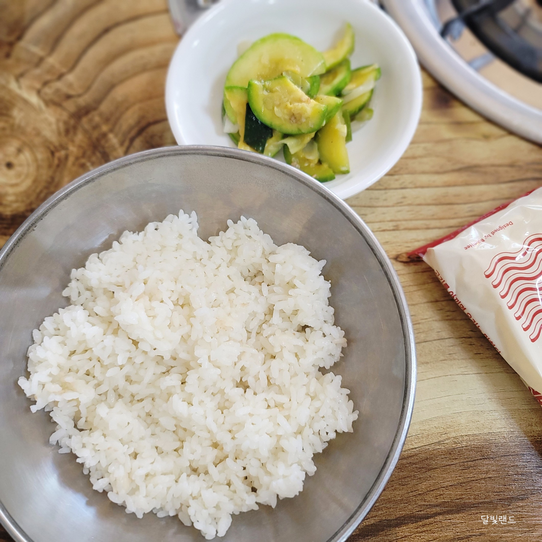 면찌개반찬 이미지