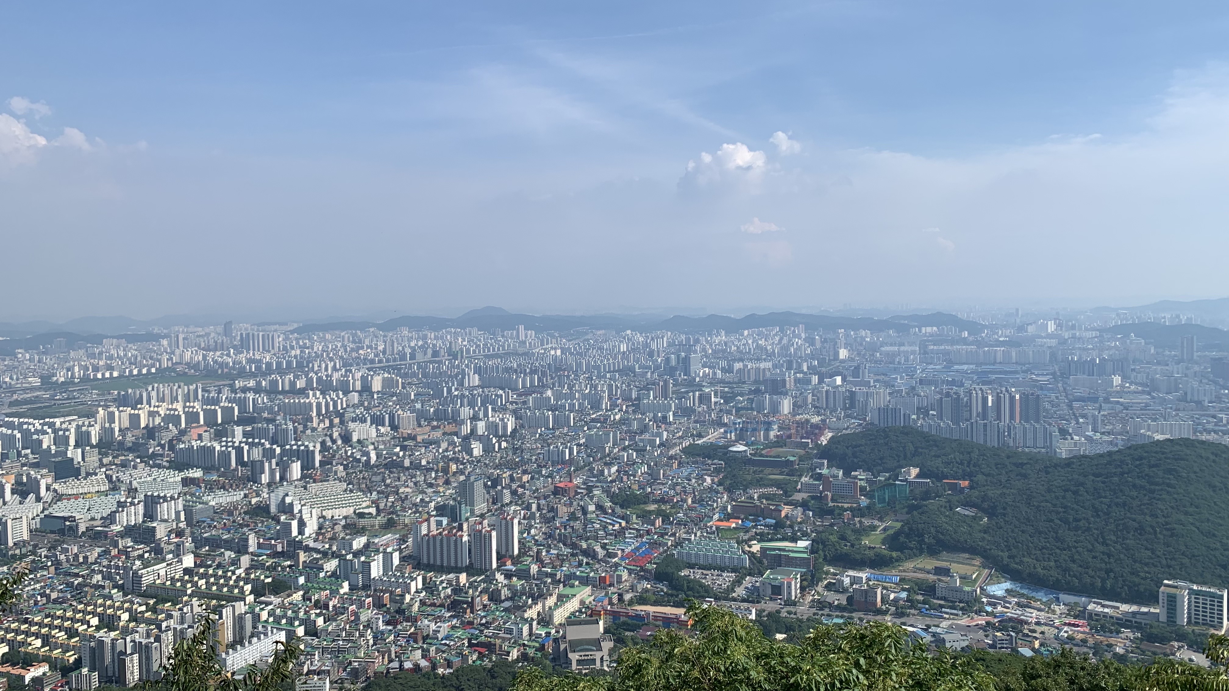 계양산 정상에서 바라보는 풍경