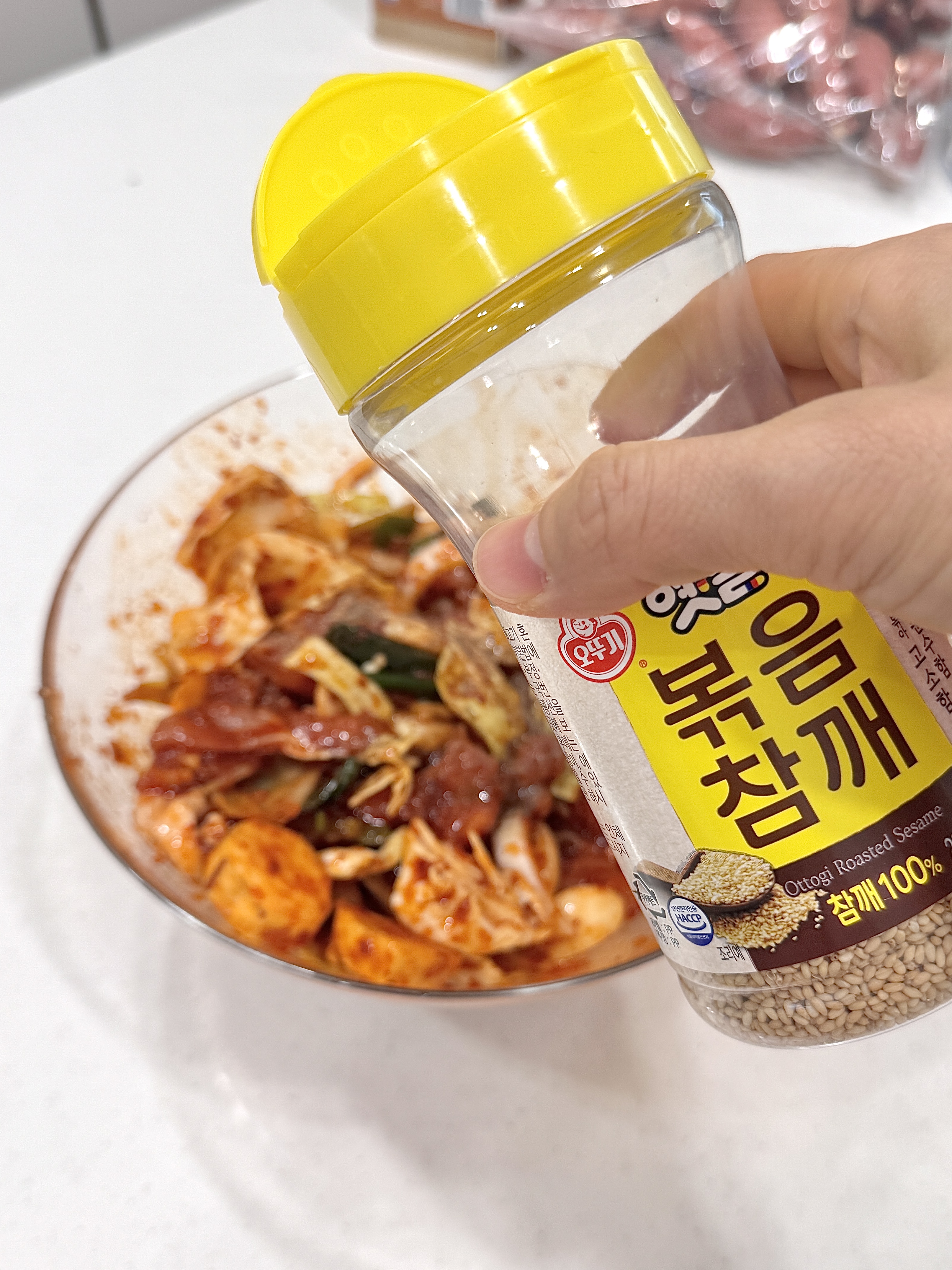 춘천 닭갈비 깨소금 뿌리기