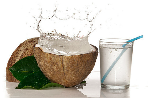 코코넛 워터의 건강 효과