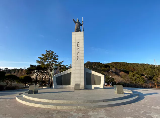 통영 이순신 장군(남망산조각공원)