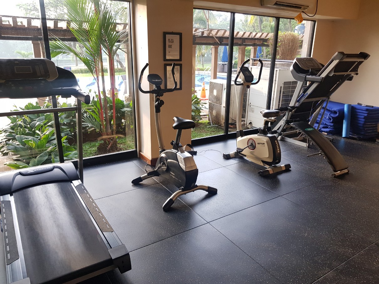 인도네시아 카라왕 4성급 호텔 Puri KIIC Golf View Hotel - Gym