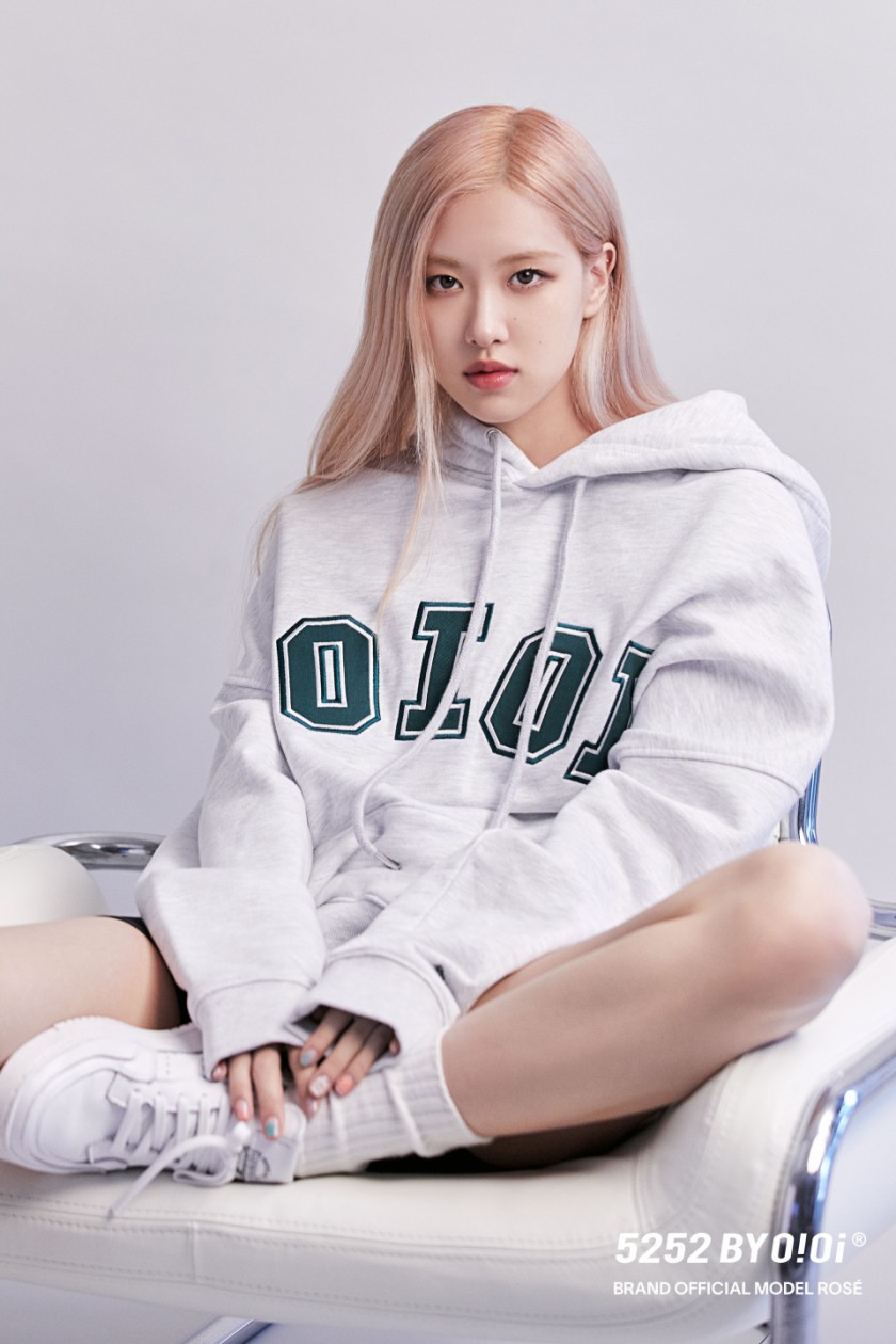  오아이오아이 모델 블랙핑크 로제