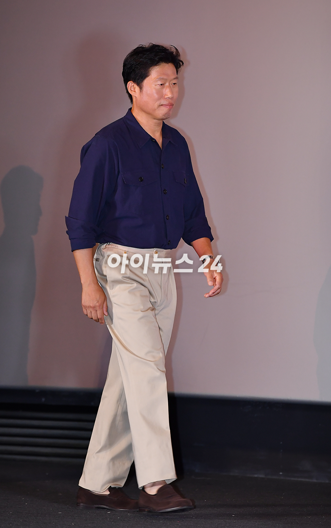 배우 유해진이 7일 오후 서울 용산구 CGV 용산아이파크몰에서 열린 영화 &#39;달짝지근해: 7510&#39; 언론시사회에서 포토타임을 갖고 있다. [사진=곽영래 기자]