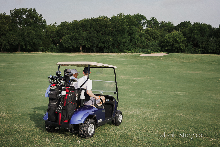미국인 가족 텍사스 골프 라운딩 골프카
