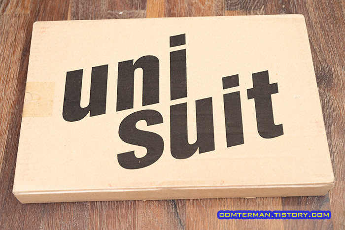 유니슈트 액정보호필름 배송박스