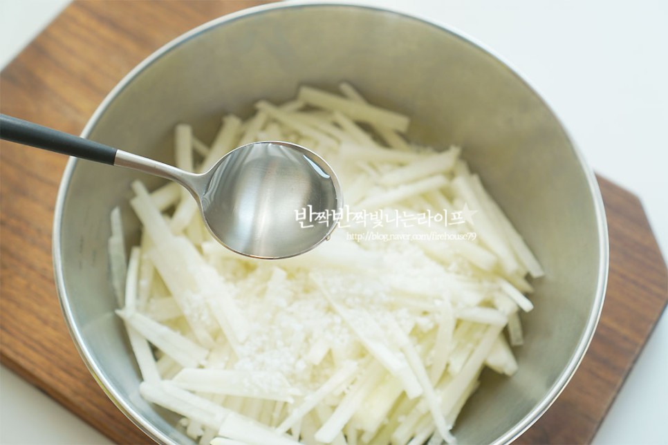 만들기 삼겹살수육 보쌈김치 맛있게~ 무수분 수육 보쌈 무김치 28