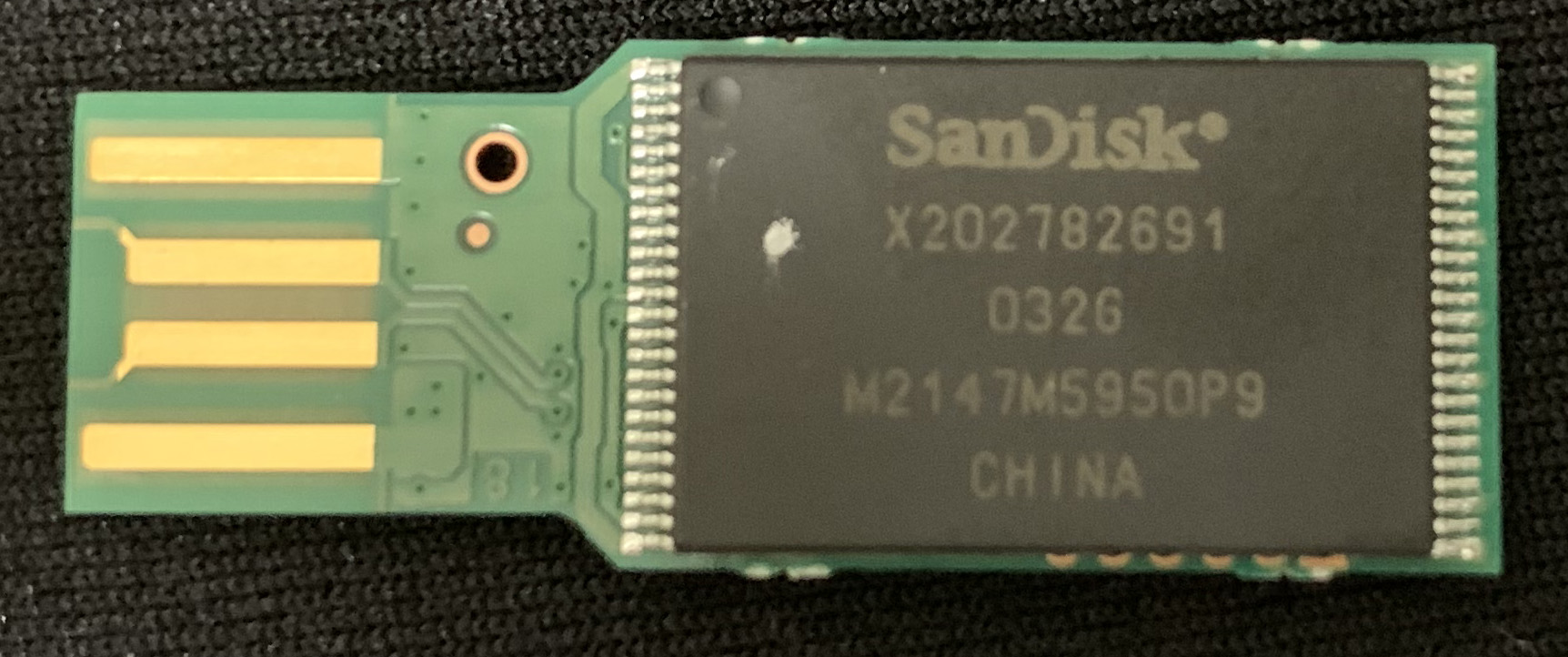 SanDisk Cruzer Blade 32GB (SDCZ50-032G-B35) PCB, NAND