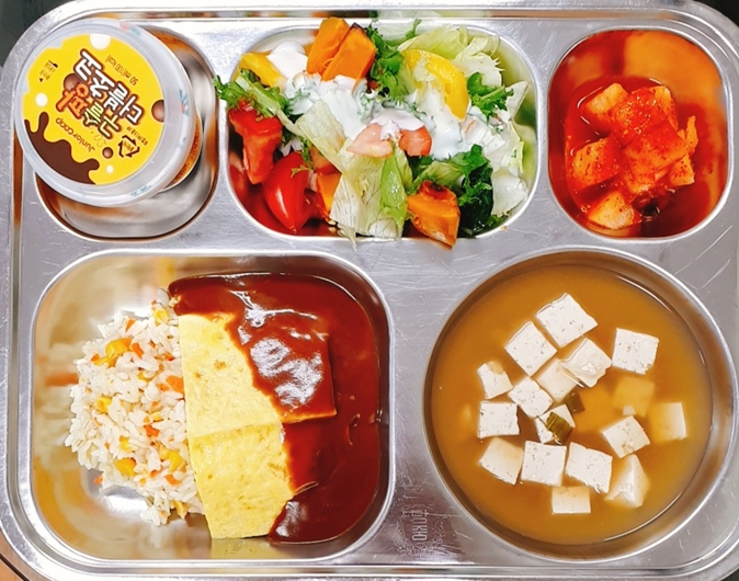 학교급식, 서울 당중초등학교에 12