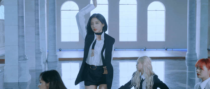  [러블리즈 움짤] 1theK 수트댄스 움짤 : Obliviate(오블리비아테)