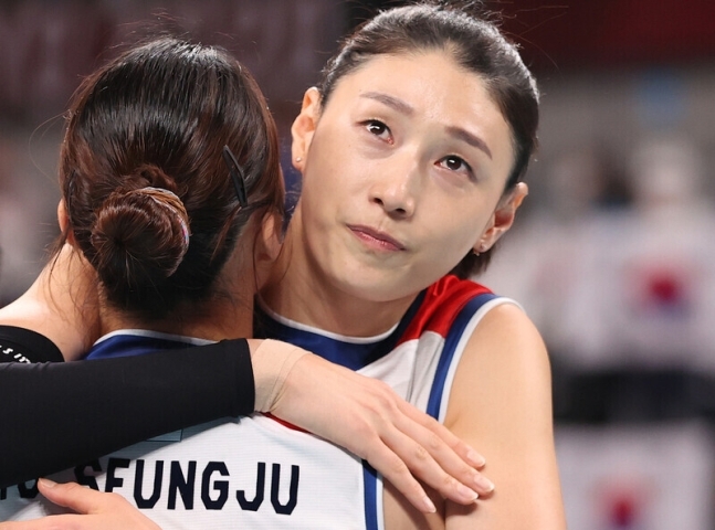  배구선수 김연경 ‘12년 인연’ 튀르키예 대지진 지원 호소… “도와주세요”