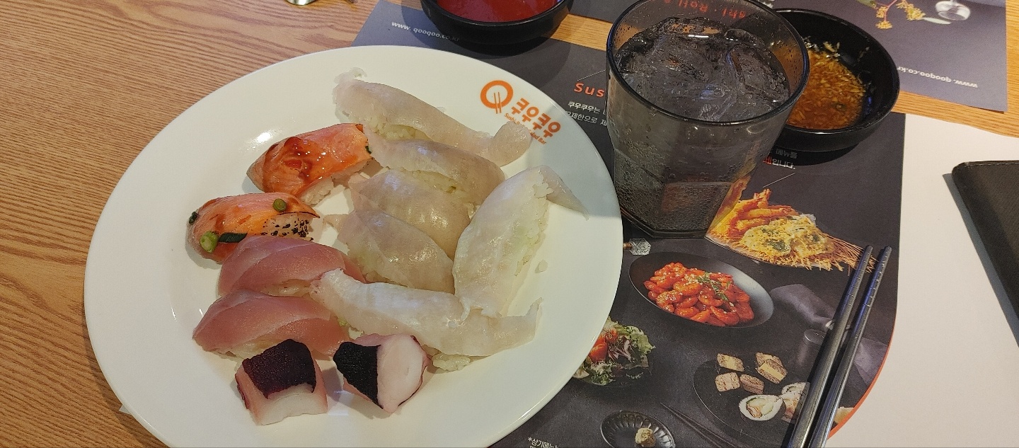 [쿠우쿠우] 초밥뷔페에서 초밥 혼내주기!!!!!
