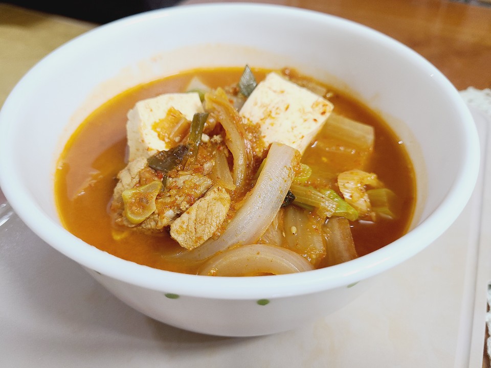  요리책 따라하기 스물여덟번째 요리 돼지고기김치찌개