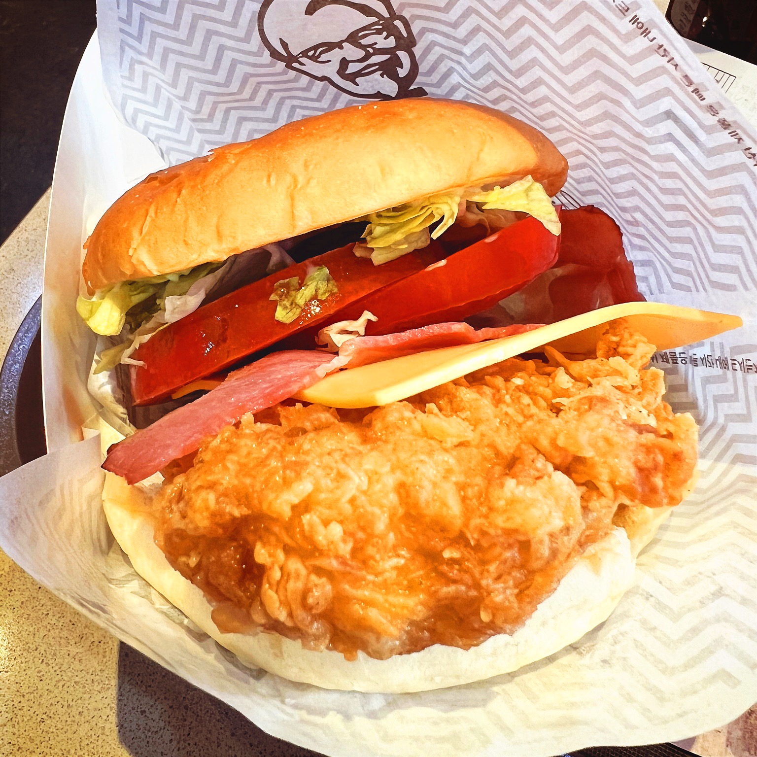  KFC 징거BLT버거 콤보 | KFC 동여의도점, 신한 더모아카드 적립 할인