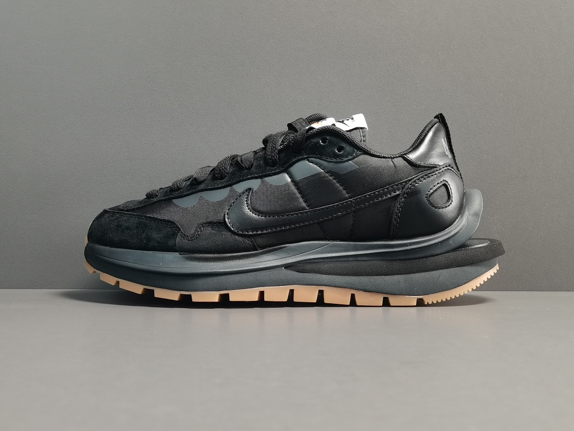  [NIKE x SACAI] GOD 나이키 X 사카이 베이퍼와플 블랙 DD1875-001