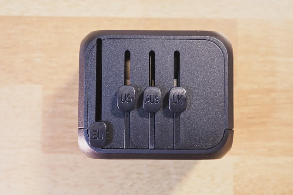 여행용 멀티 어댑터