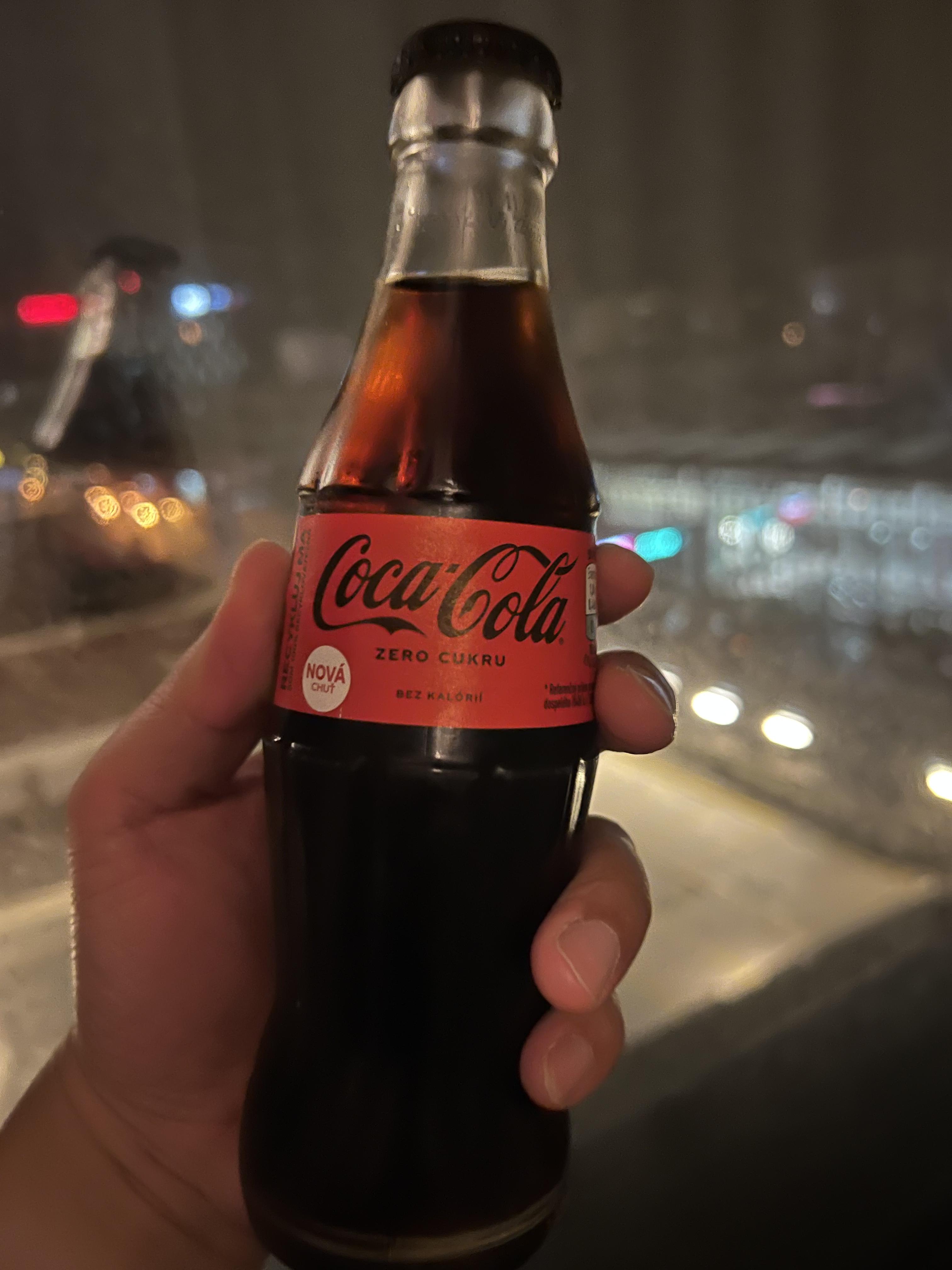  슬로바키아(Slovakia)에서 코카콜라 제로(CocaCola Zero) 마시기