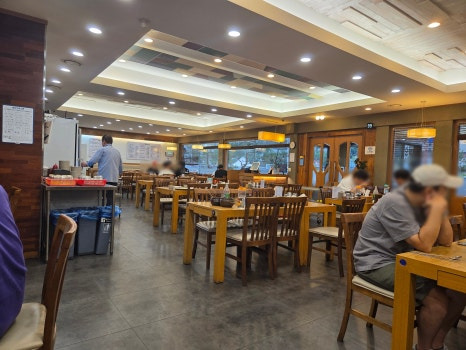 Jinjibangsundaeguk (진지방순대국) 2