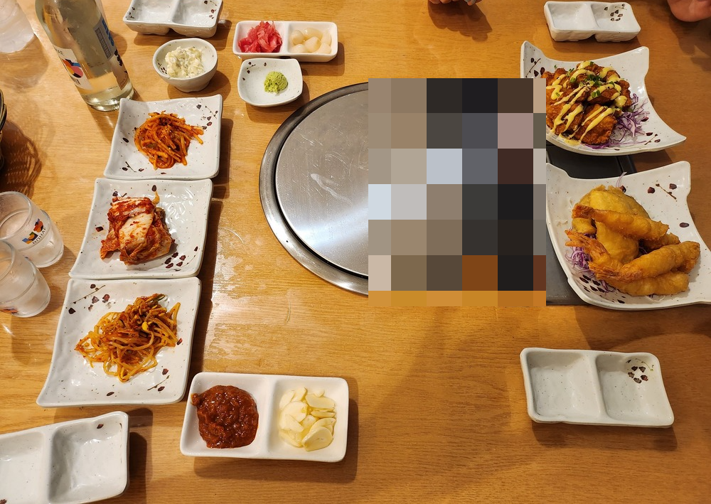 씨푸드 테이블 밑반찬