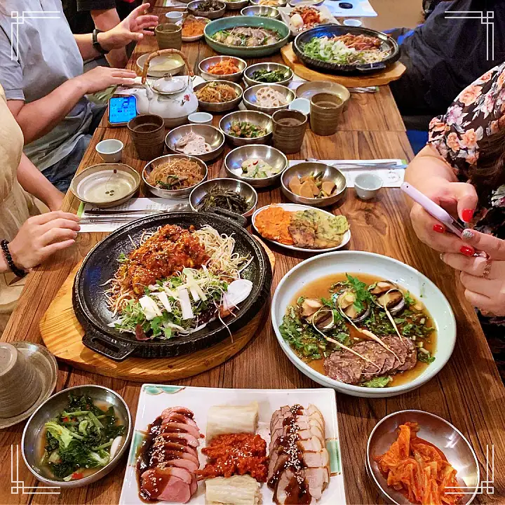 진심 가득 건강 담은 맛 시청역 북창동 맛집 추천 생방송투데이 약선 참게 연잎밥 전복 보리굴비 황태 떡갈비 한정식 게장과 메밀면의 만남! 게눈 감춘면 오늘방송 리얼 맛집