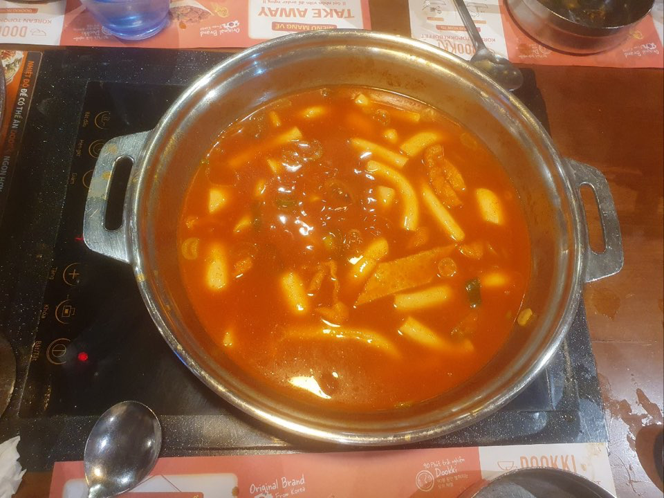 조리되는 떡볶이