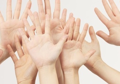 손가락 마디 통증 원인 및 증상 위치별로 알수 있는 질환 알아 봤습니다.