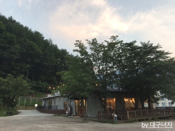  가창카페 루진. 말차크림스무디 미쳤다리