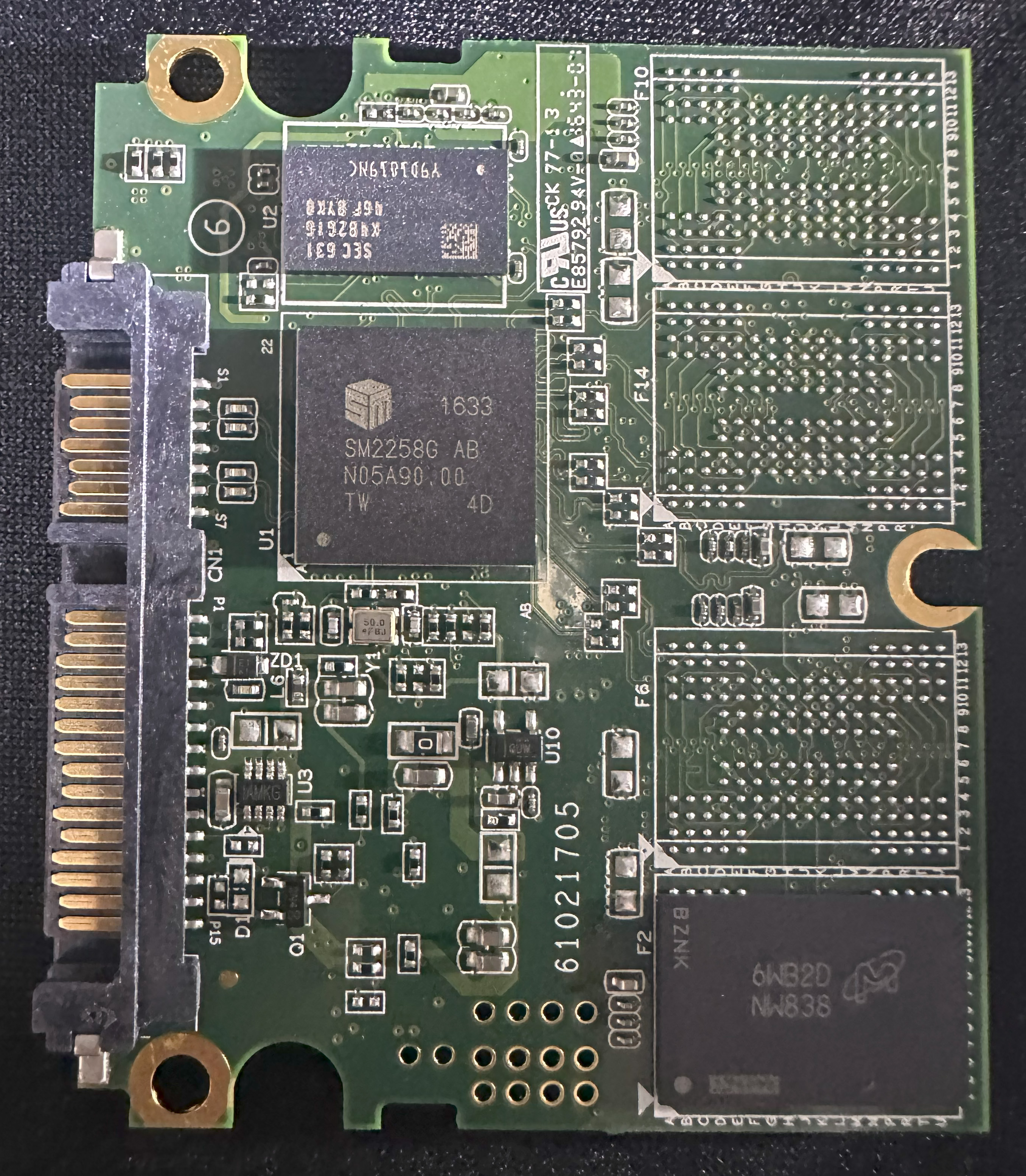 ADATA Ultimate SU800 256GB PCB Back (ASU800SS-256GT&amp;#44; 61021705&amp;#44; 2016)