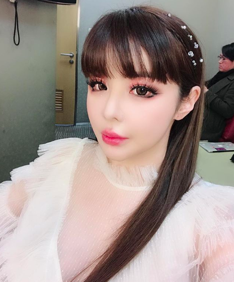  박봄의 모든것! (나이,노래,데뷔,인스타)