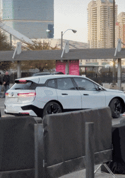  BMW ix, 색이 바뀌는 신형 전기차