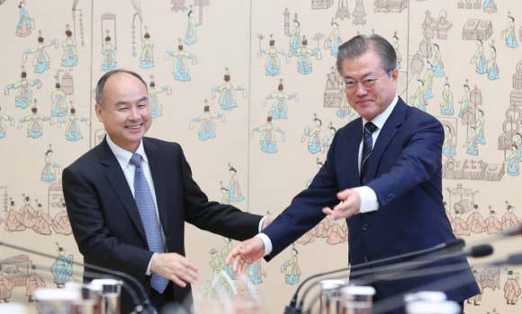 문재인 대통령 손정의 회장의 만남 한국에 긍정적 영향이 있길