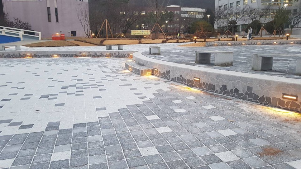 안동대학교중앙광장 자연석타일 4