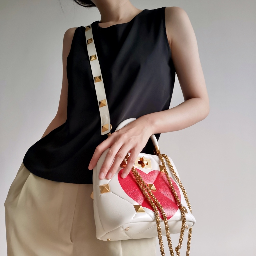  [VALENTINO] 발렌티노 나파 로만 스터드 탑 핸들백