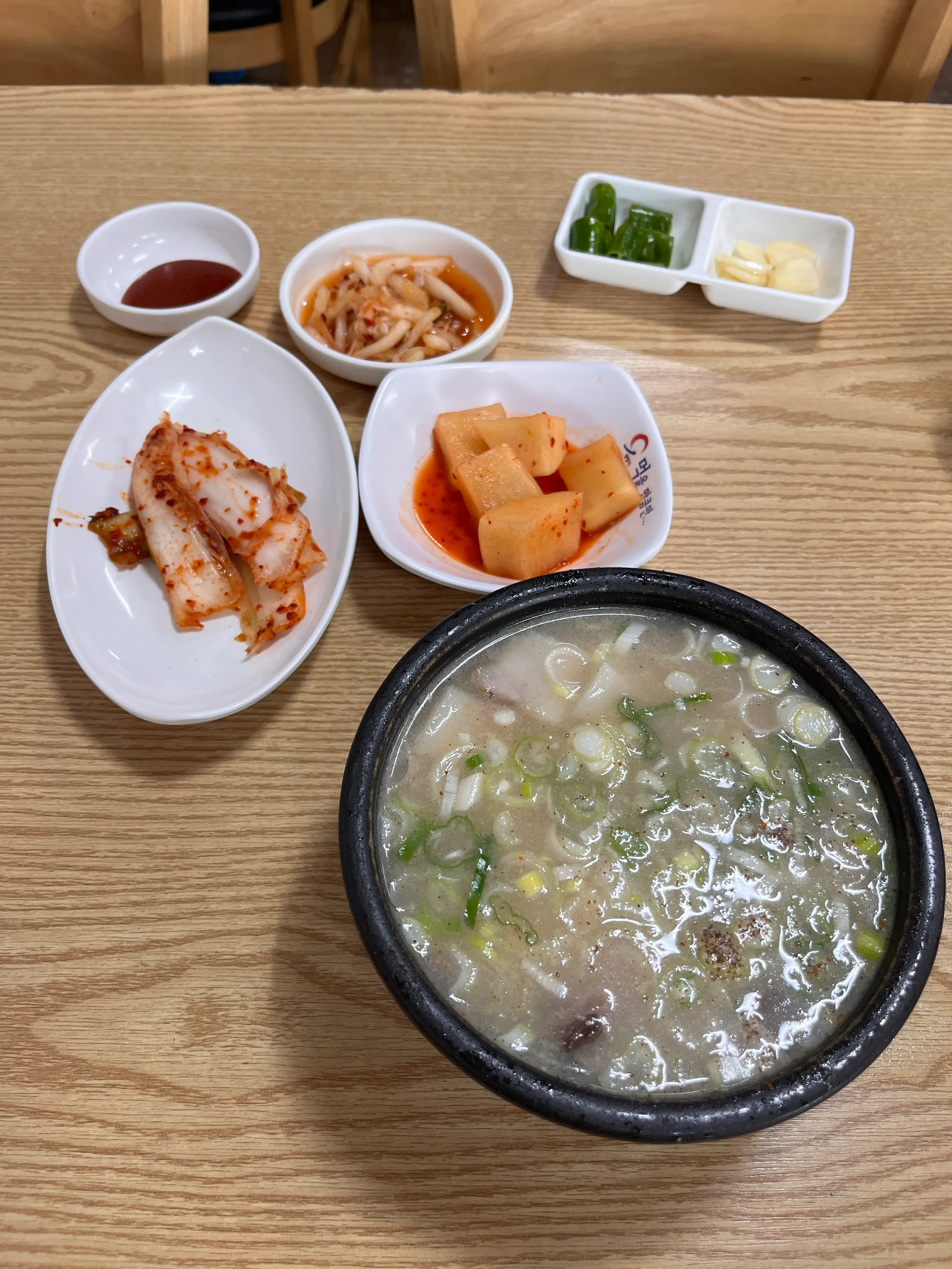 순대국밥과 김치 사진