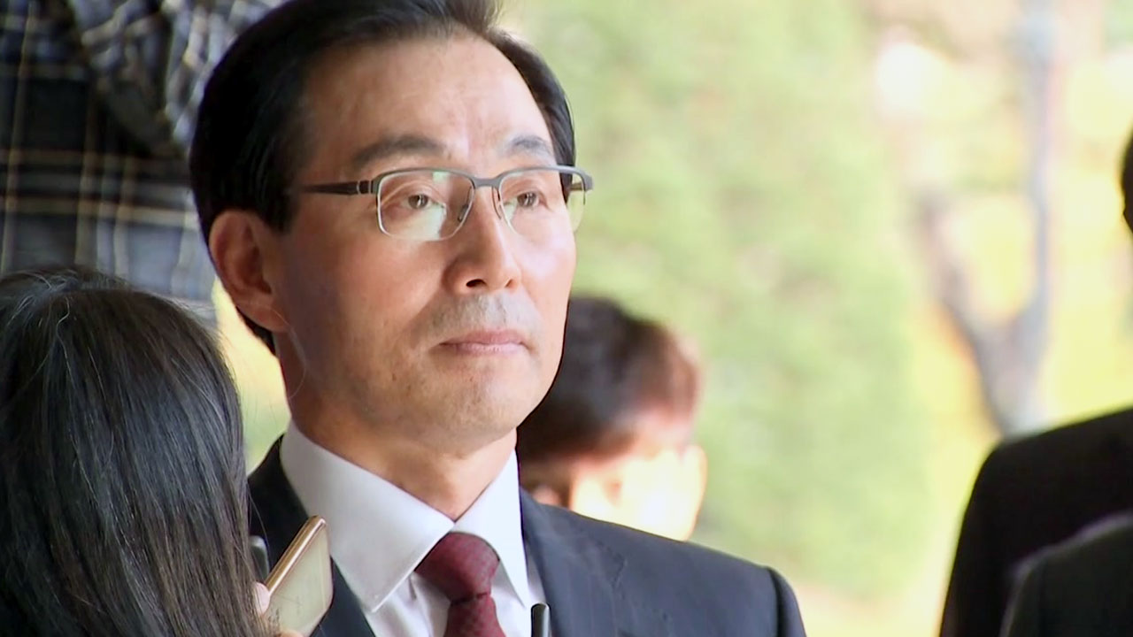국민의힘 지도부 이명박 전 대통령에 이어 박근혜 전 대통령 예방... 보수층 결집 위해 만나는 사람들이 죄다 범죄자들 - 박근혜 전 대통령 "윤 대통령 탄핵 상황 마음 무거워..." 국민의힘 지도부 이명박 전 대통령에 이어 박근혜 전 대통령 예방... 보수층 결집 위해 만나는 사람들이 죄다 범죄자들 - 박근혜 전 대통령 "윤 대통령 탄핵 상황 마음 무거워..."