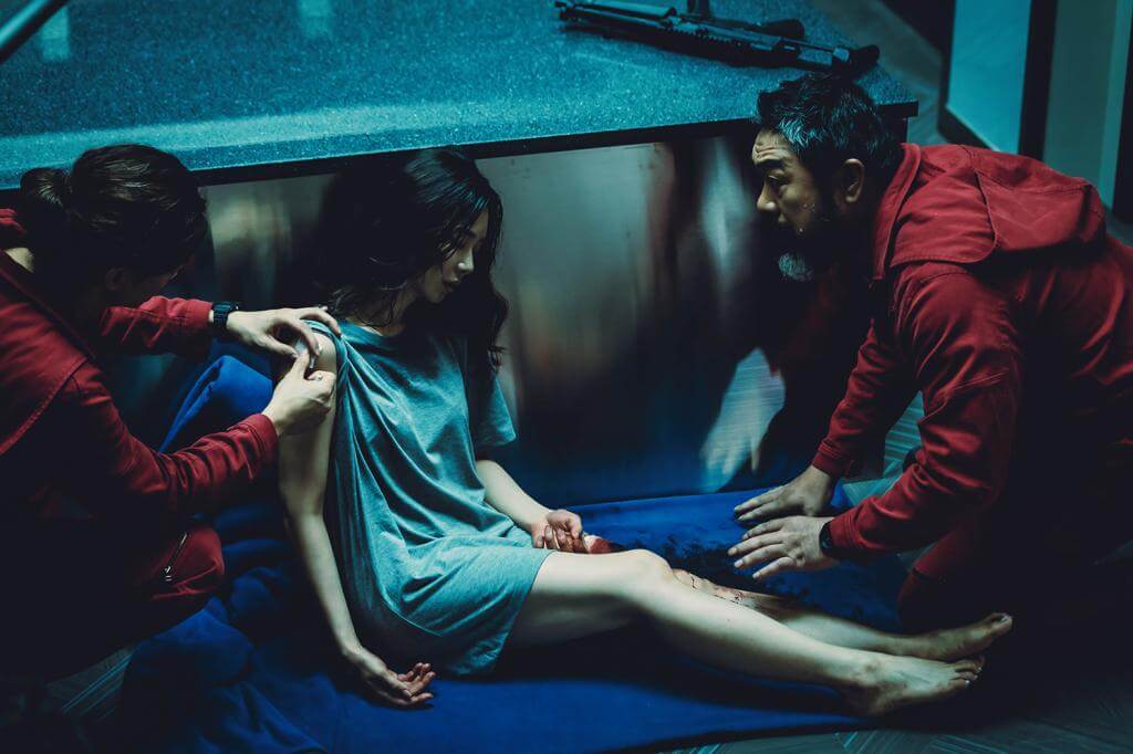 인질의 부상 장면