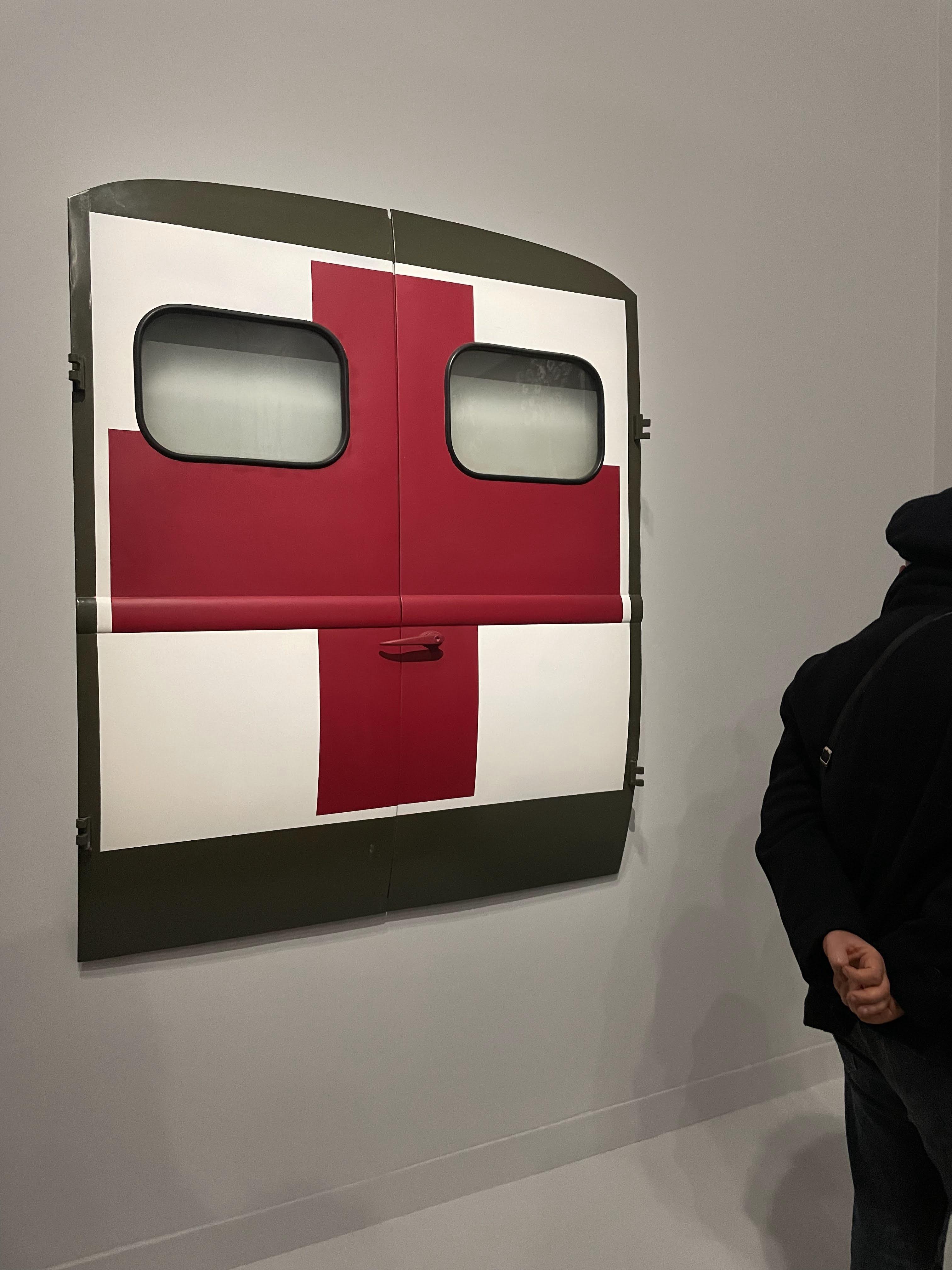 사물들, 루브르박물관 전시회, 44