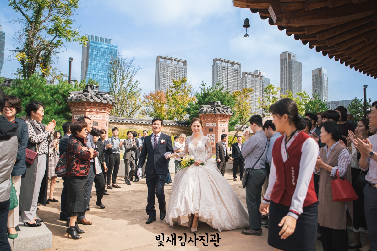경원재 한옥 야외 결혼식 웨딩 본식스냅 24