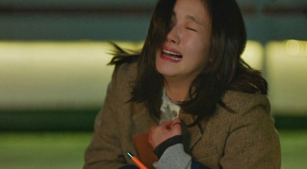 "그럼 앞으로 회사는 내가 운영을 해야 하는 건가? " 장인어른 돌아가시자 회사 빼앗은 파렴치한 전 남편이 30년 후..현관에 내놓은 짜장면 그릇을 핥아먹고 있는데..