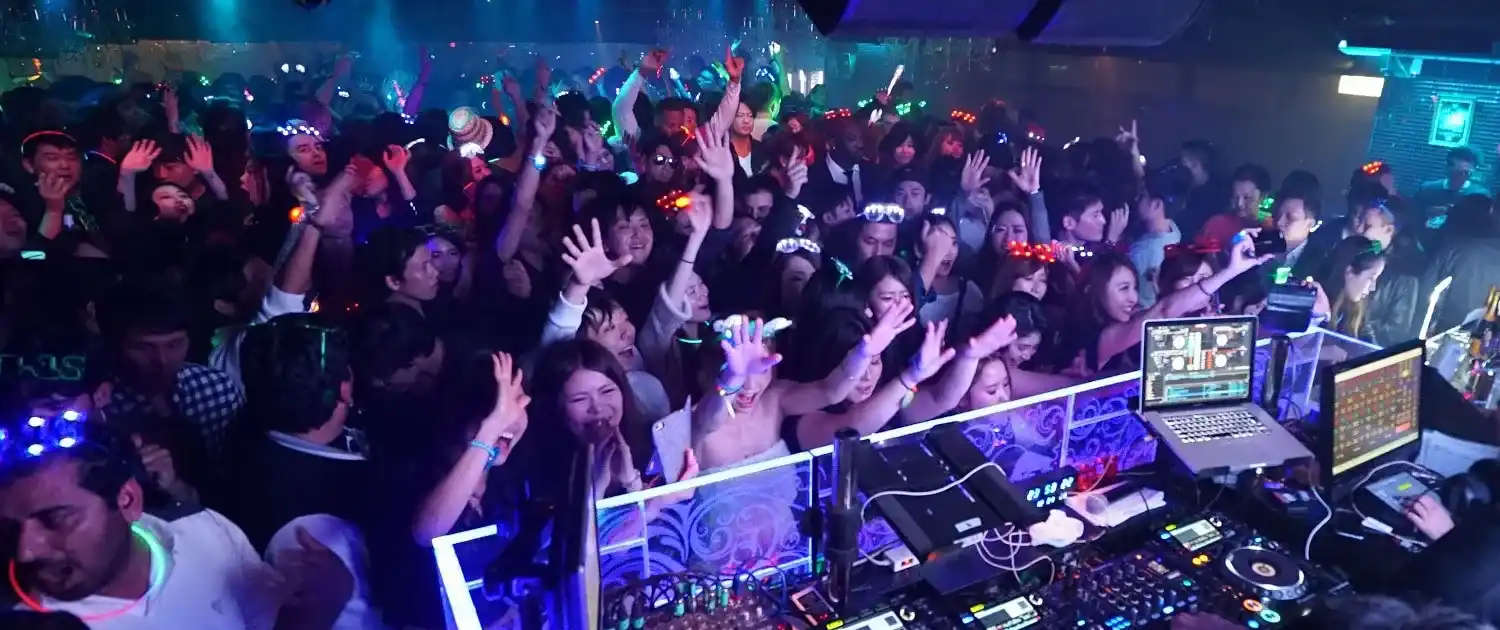 V2 TOKYO